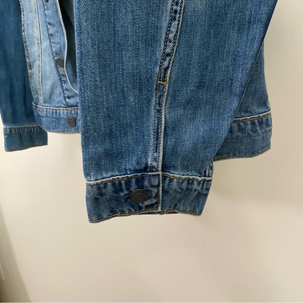 Medium Wash Oversized Denim Jacket - Picture 6 of 9